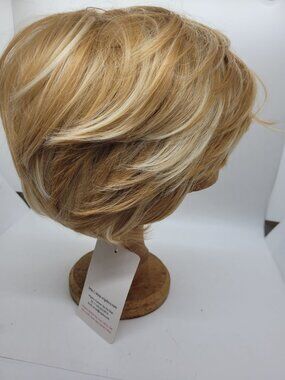 NEW Blonde Strawberry Wigsbuy Short Layered Synthetic Wig With Accessories Set